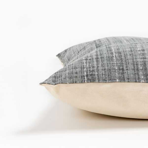 FLOW ΔΙΑΚΟΣΜΗΤΙΚΟ ΜΑΞΙΛΑΡΙ 60x60cm ΒΑΜΒΑΚΙ ΓΚΡΙ ΣΚΟΥΡΟ 019655 - Image 3