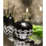 FRUIT BLACK 2 ΔΙΑΚΟΣΜΗΤΙΚΟ ΜΗΛΟ 12x12x13cm POLYRESIN ΜΑΥΡΟ ΛΕΥΚΟ 020751 - Image 2