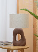 PIERRE ΦΩΤΙΣΤΙΚΟ ΕΠΙΤΡΑΠΕΖΙΟ 36x36x58cm ΚΕΡΑΜΙΚΟ ΚΑΦΕ ΛΙΝΟ ΜΠΕΖ 031597 - Image 2