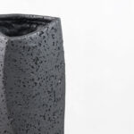 VOID II ΒΑΖΟ 16.5x14.5x39cm RESIN ΜΑΥΡΟ 034639 - Image 2