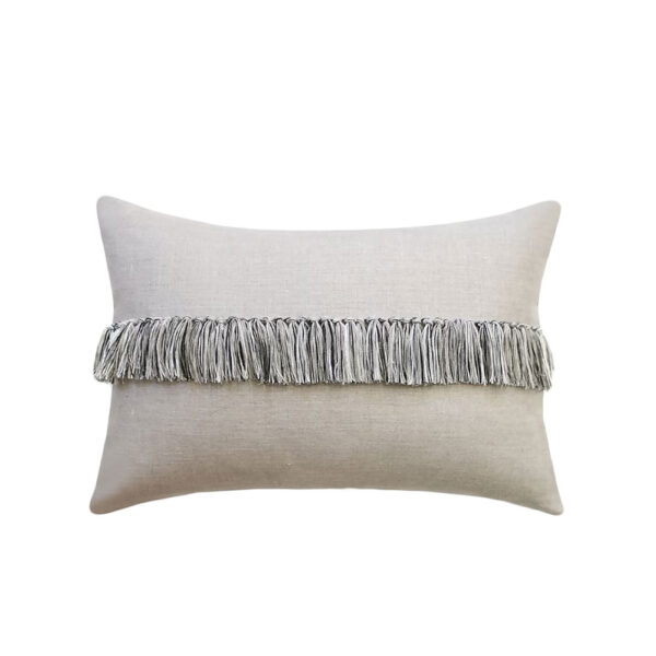 TASSEL ΔΙΑΚΟΣΜΗΤΙΚΟ ΜΑΞΙΛΑΡΙ 60x40cm ΥΦΑΣΜΑ ΛΕΥΚΟ ΓΚΡΙ 034211 - Image 2